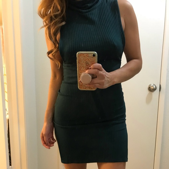 Dress - Picture 3 of 4